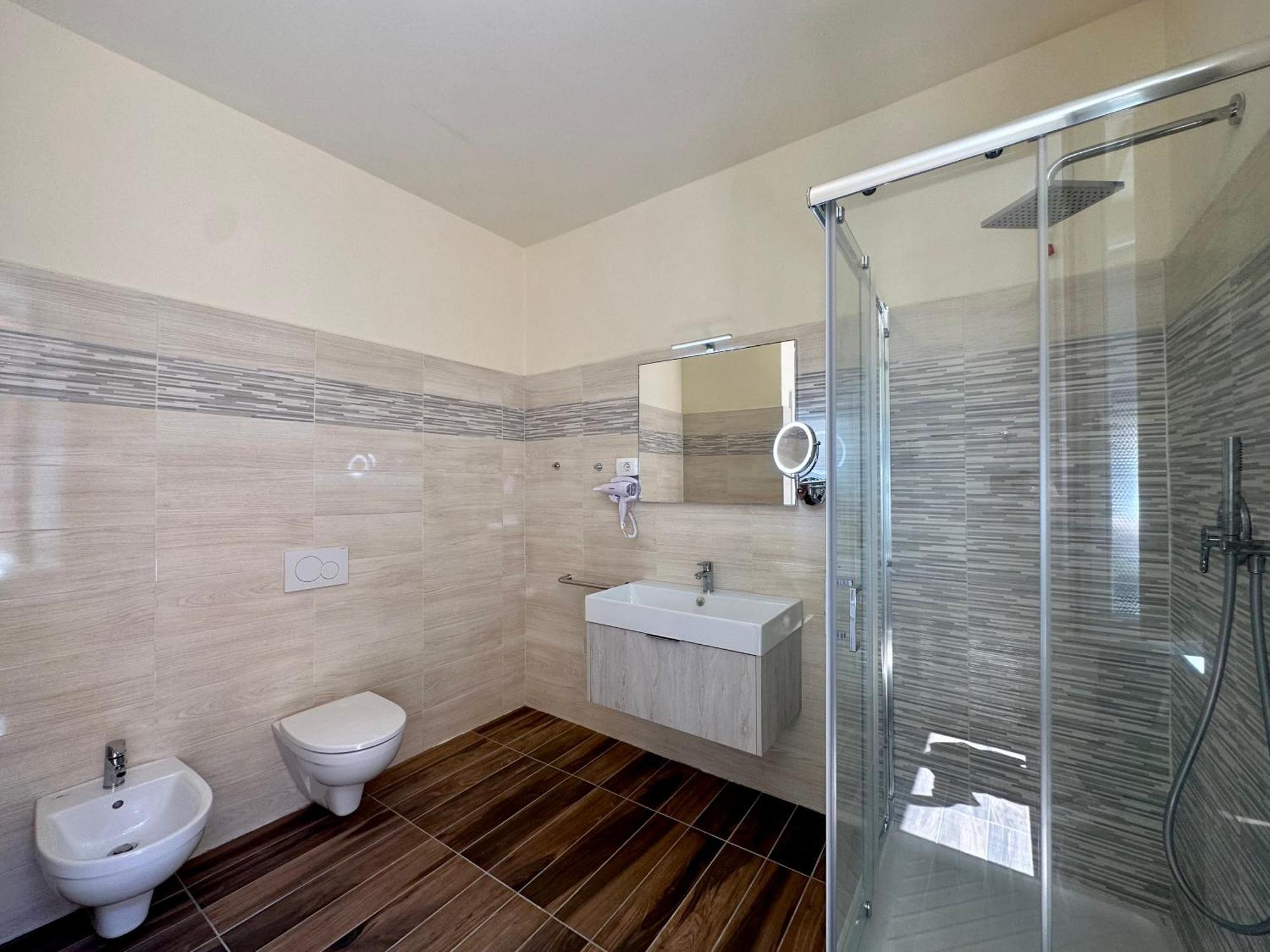 La Ninfa Hotel Bagni di Lucca Luaran gambar
