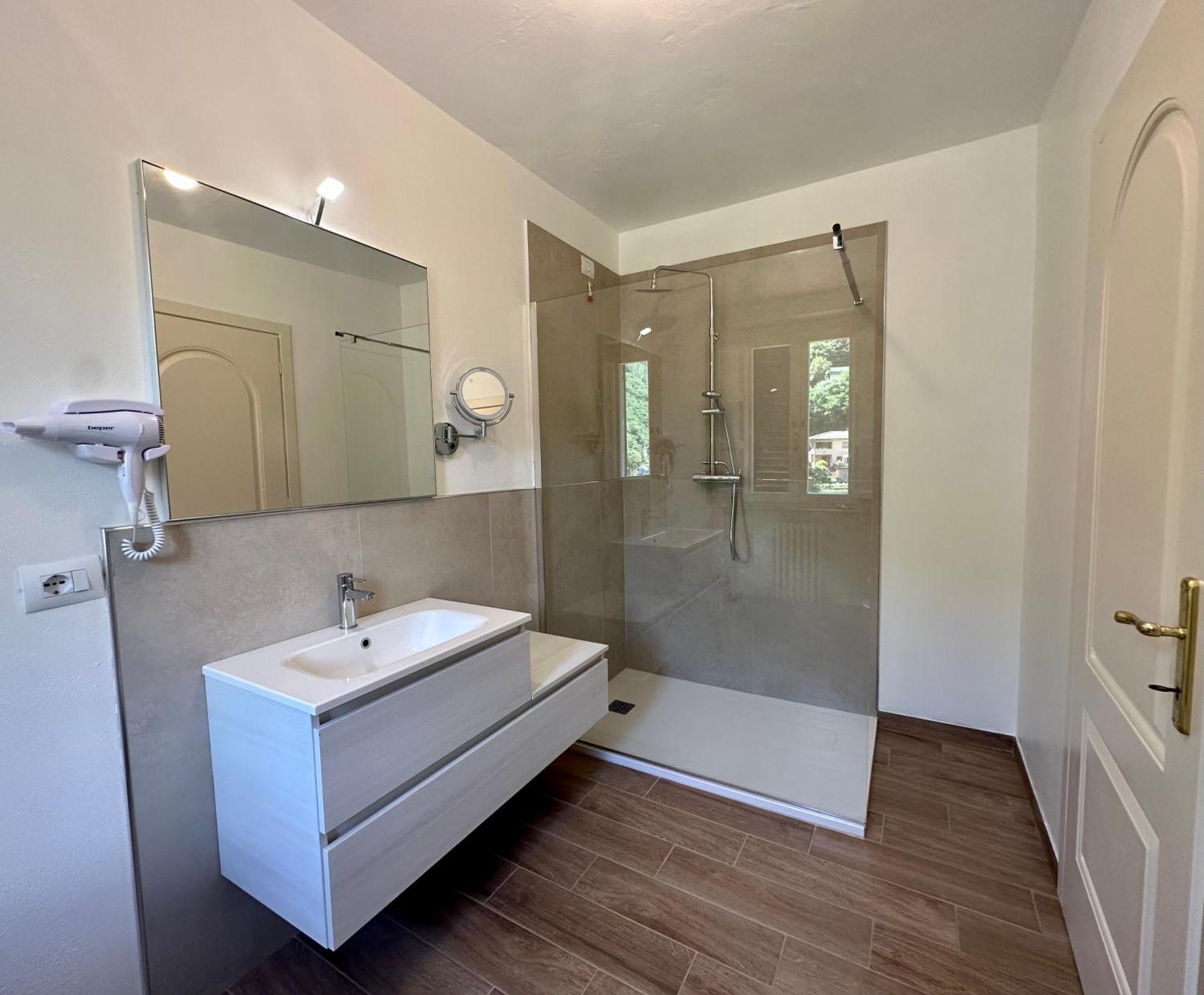 La Ninfa Hotel Bagni di Lucca Luaran gambar